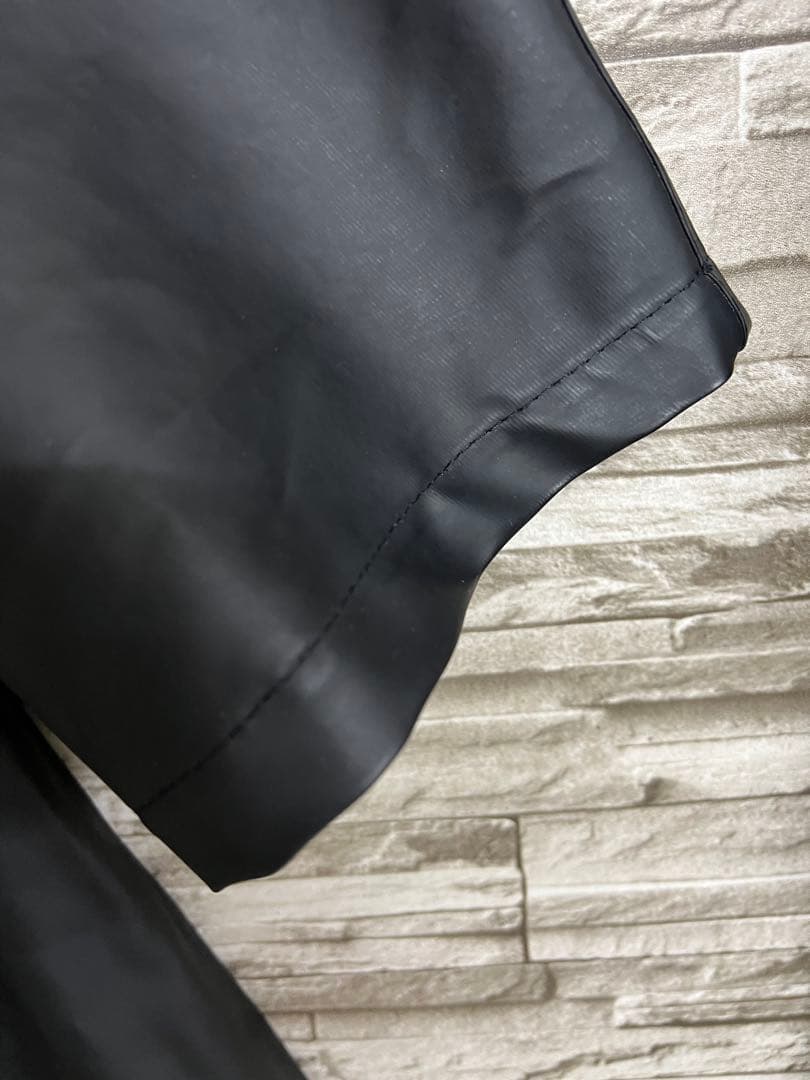 VETEMENTS ヴェトモン フード付き ブラック レインコート