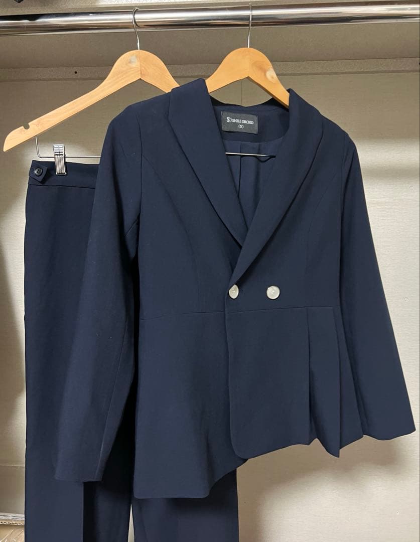 SMILE ORCHID プリーツ裾ペプラムジャケット＆ワイドパンツセットアップ