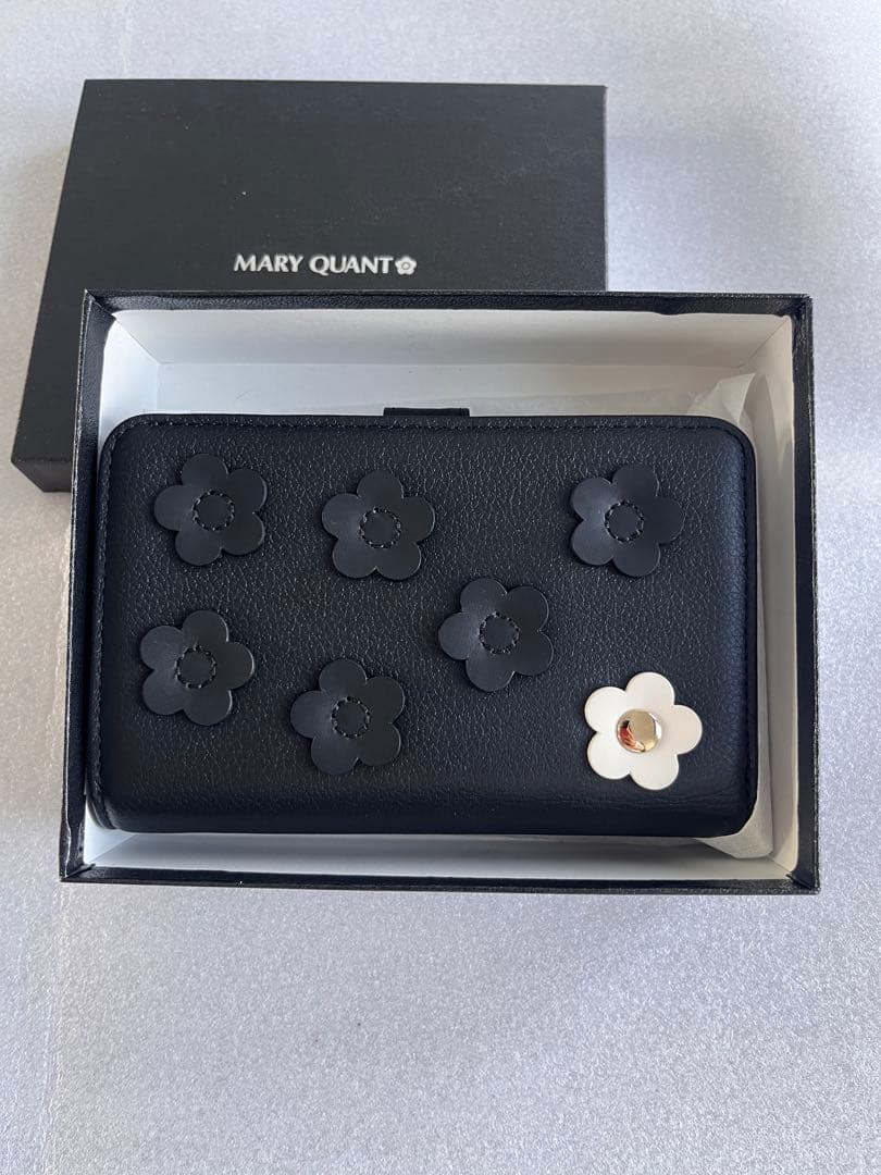 【値下げ】MARY QUANT フーリーDパッチ Lウォレット ブラック