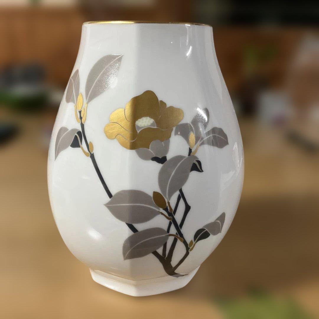 大倉陶園 椿図柄金蒔絵　八角 花瓶 花器 フラワーベース 豪華