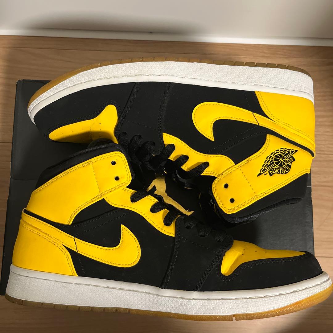靴 Nike Air Jordan 1 Retro Mid \"New Love\"