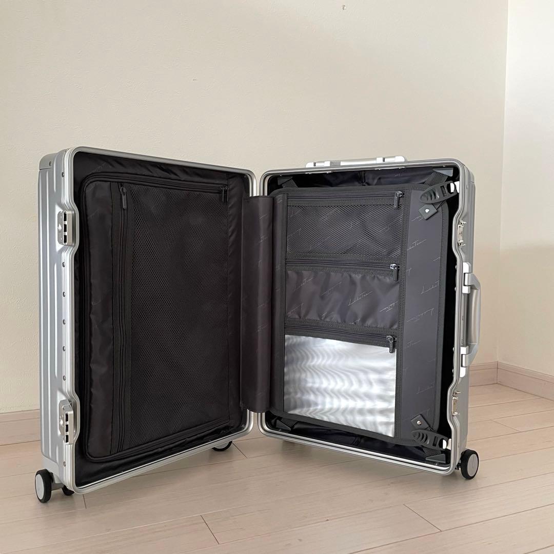 【美品】Libetee リベティ キャリーケース S マットシルバー