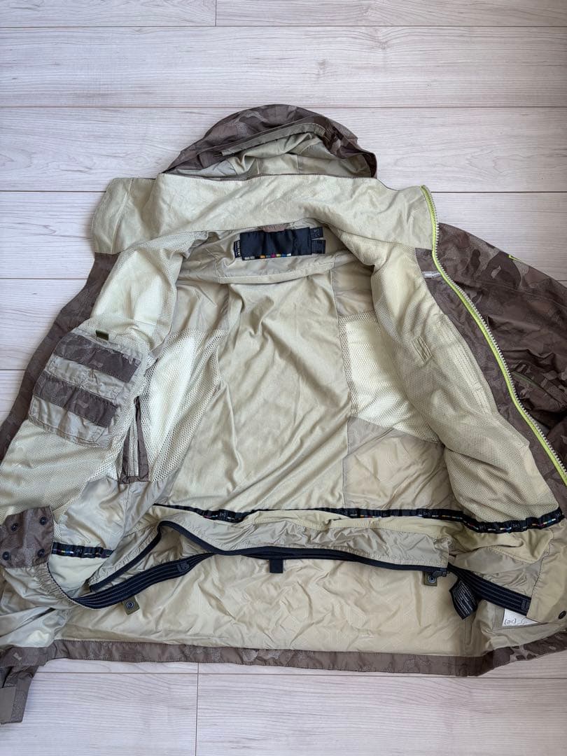 バートン　スノーウェアジャケット