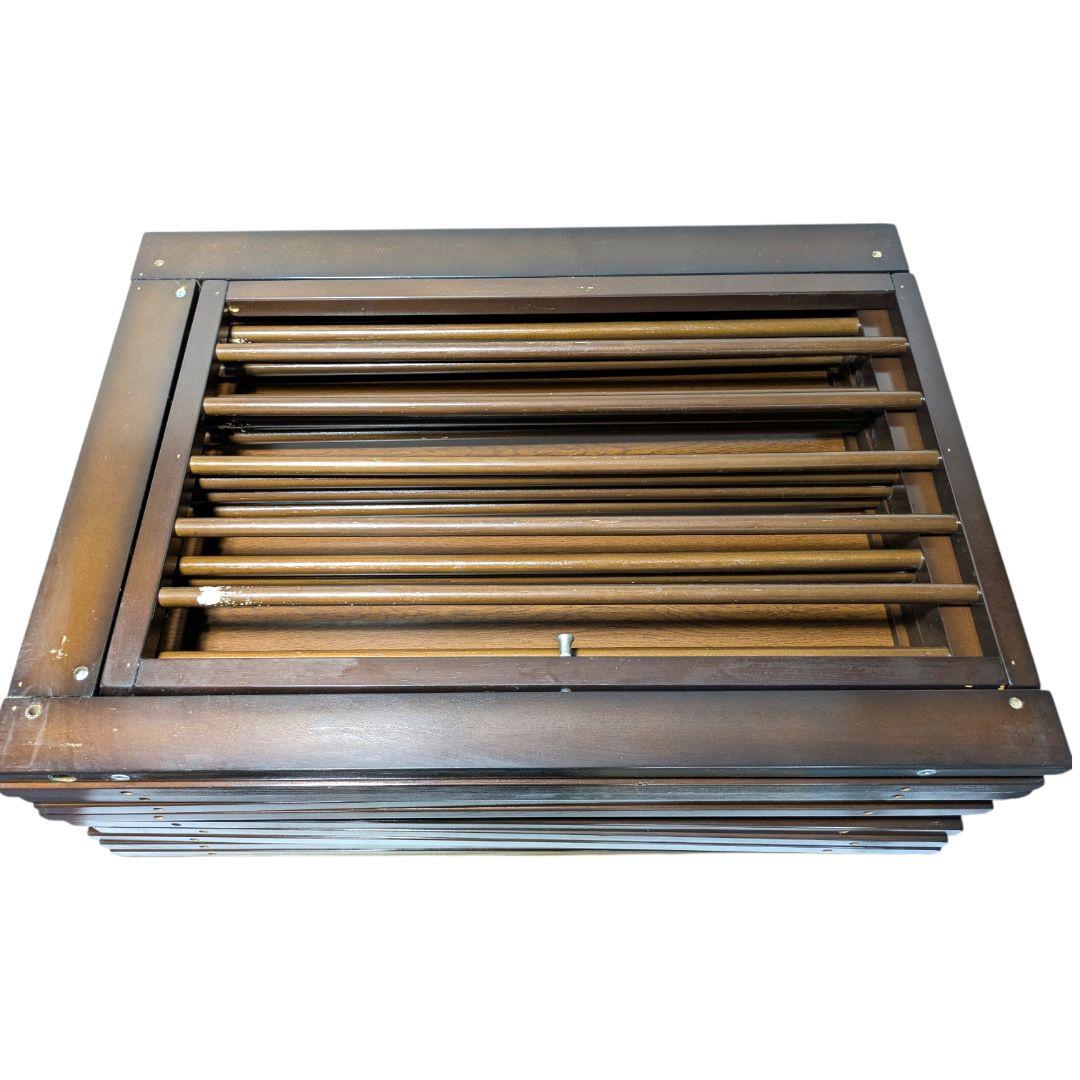 定価は高級品！噛み跡ありの訳あり特価。仕切り付きで広々使える木製サークル。