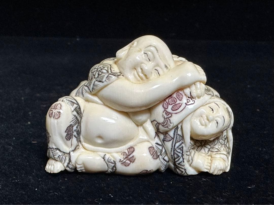 極上　根付　天然素材　彫刻 置物　細密細工　骨董　アンティーク