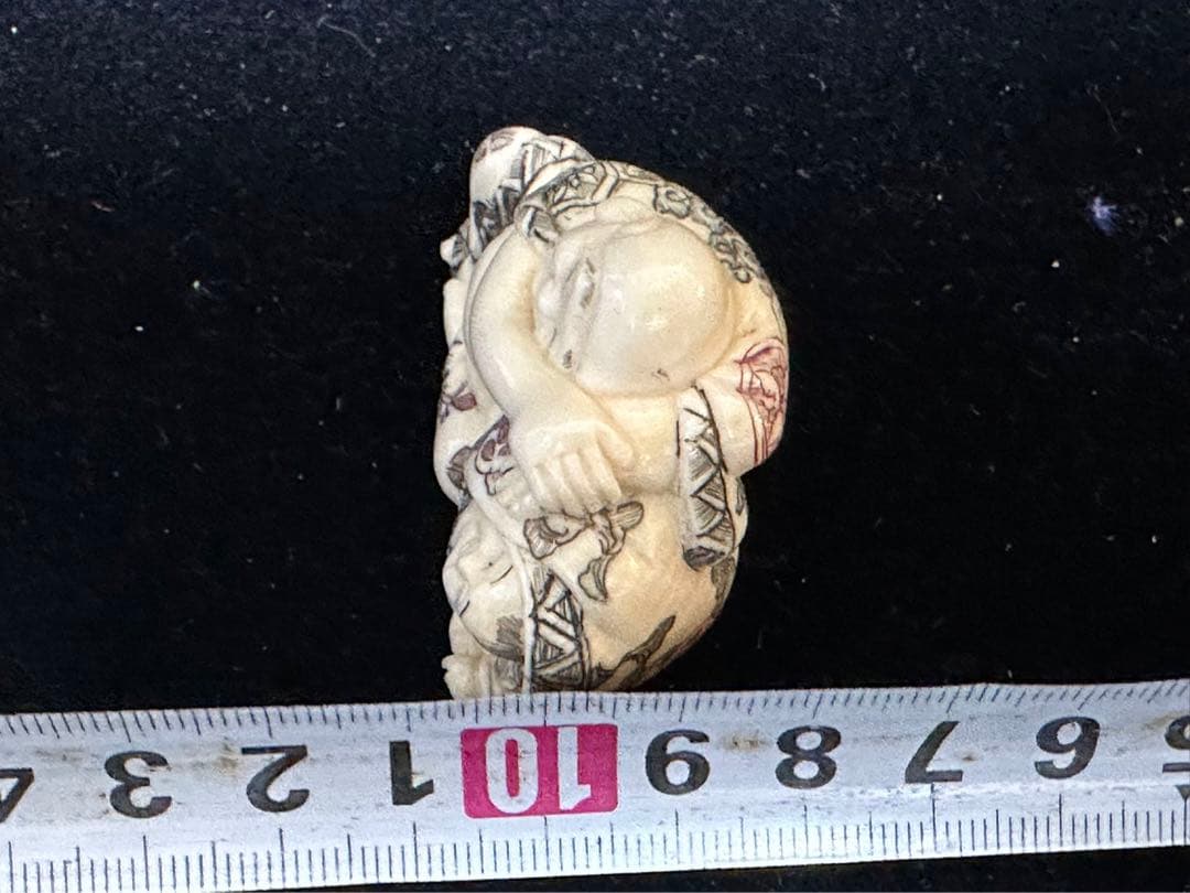 極上　根付　天然素材　彫刻 置物　細密細工　骨董　アンティーク