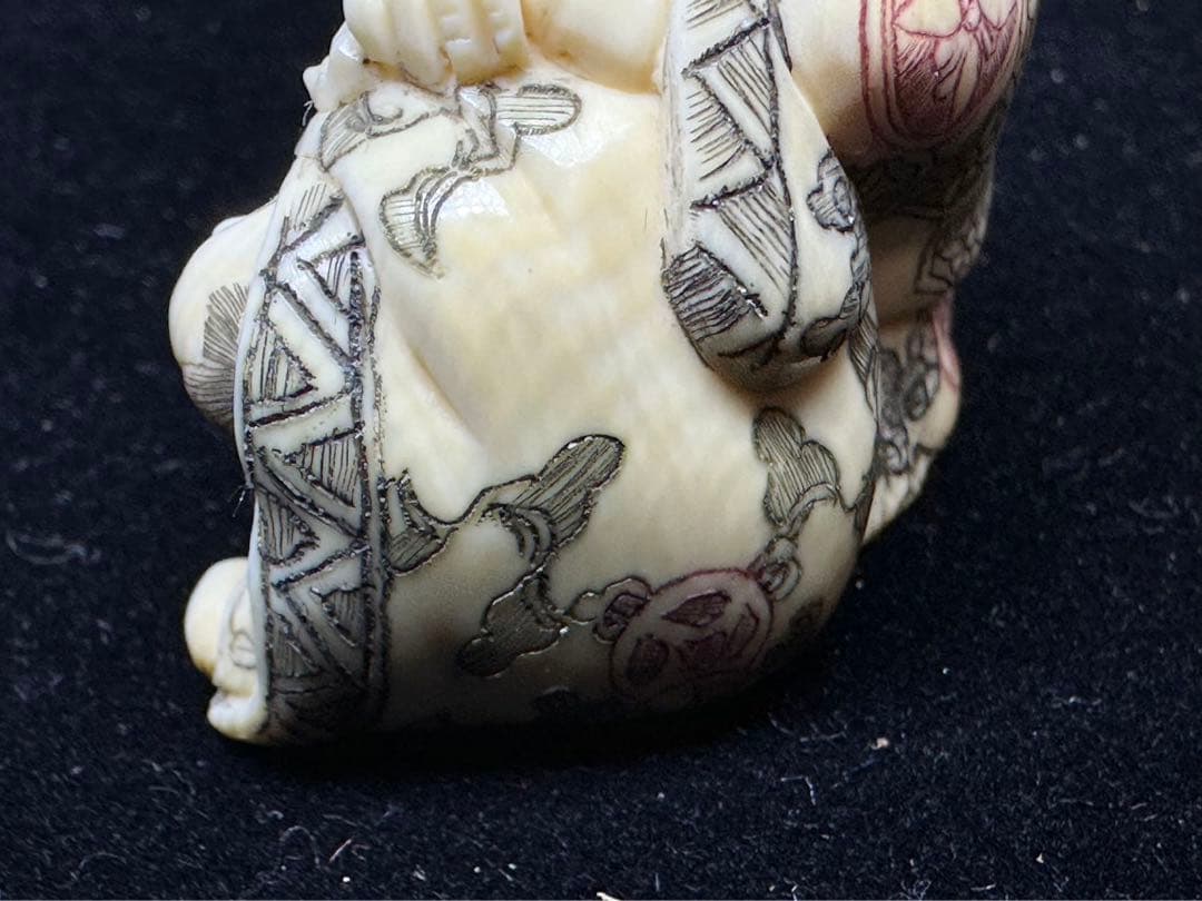 極上　根付　天然素材　彫刻 置物　細密細工　骨董　アンティーク