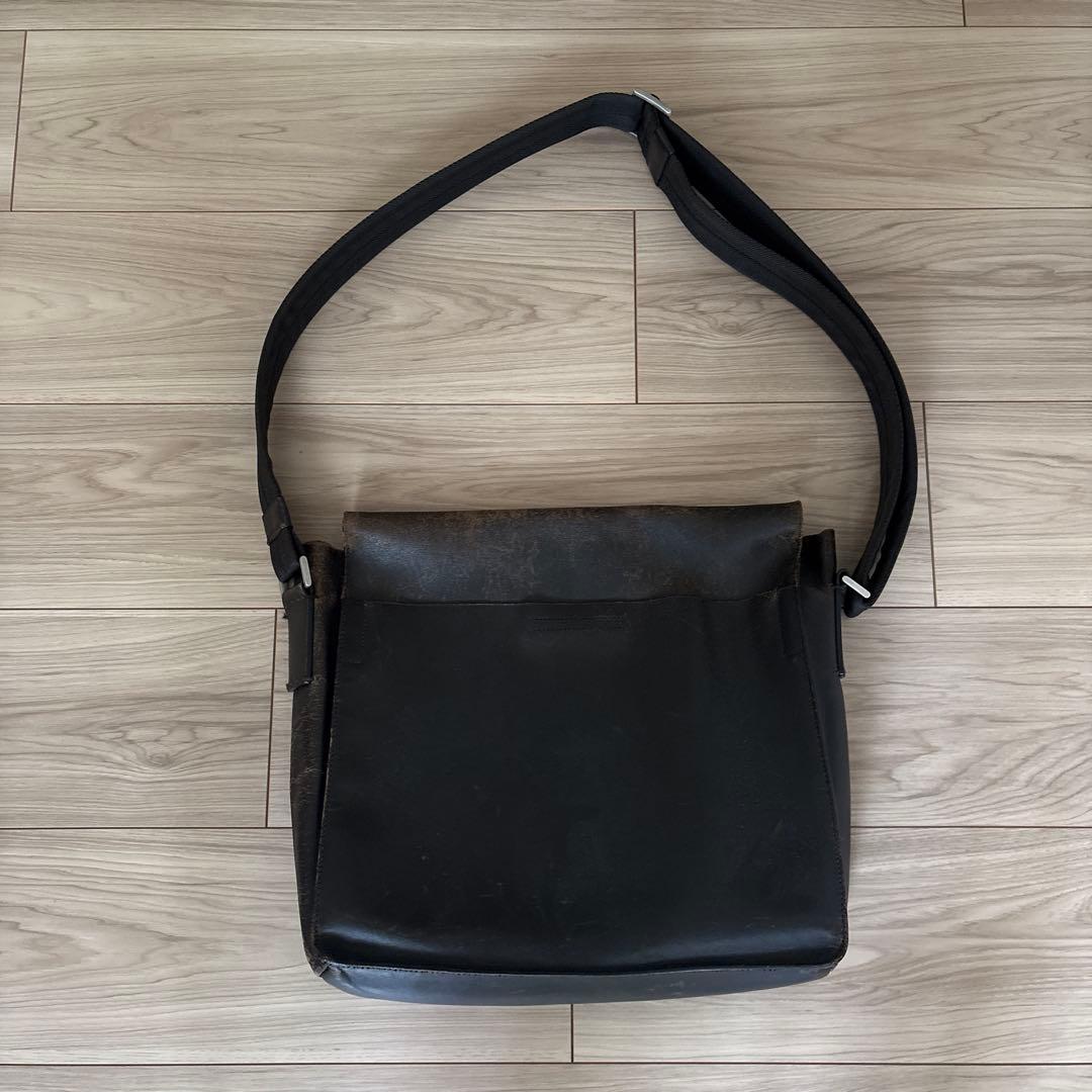 PRADA ブラック レザーメッセンジャーバッグ