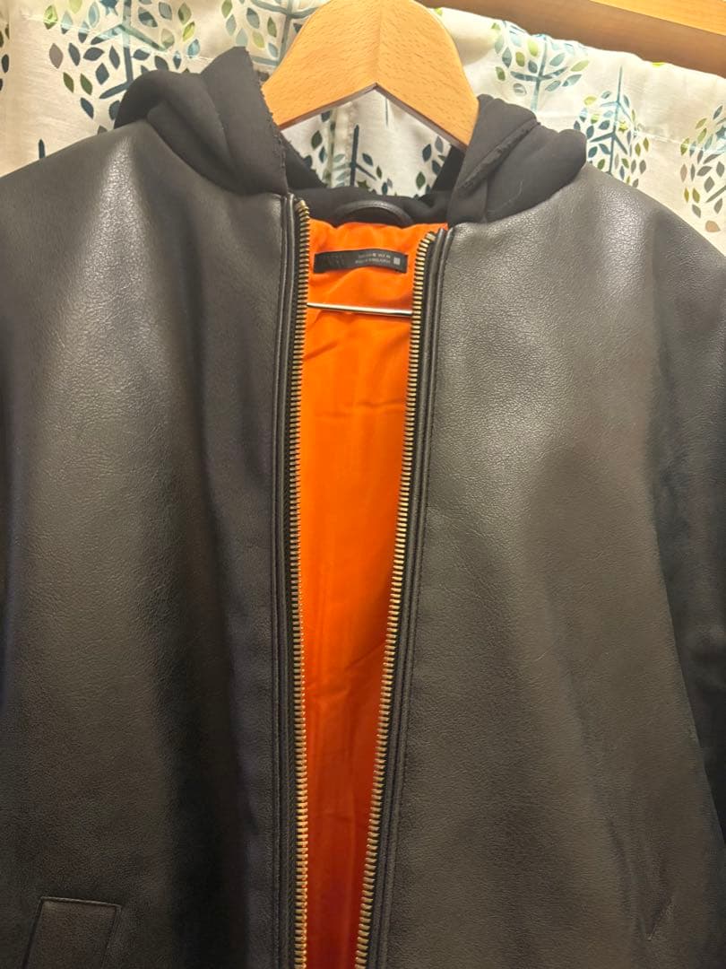 コントラストフード付きフェイクレザー ジャケット Mサイズ