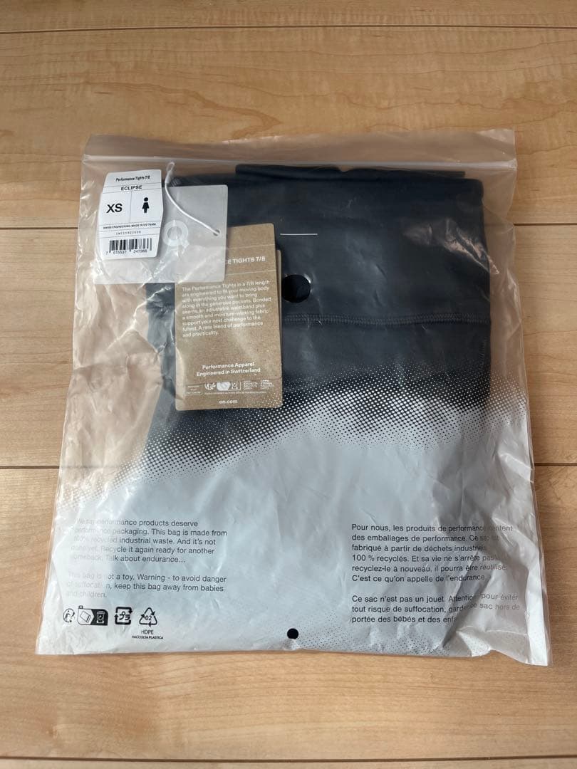 新品未開封On Performance Tights 7/8パフォーマンスタイツ