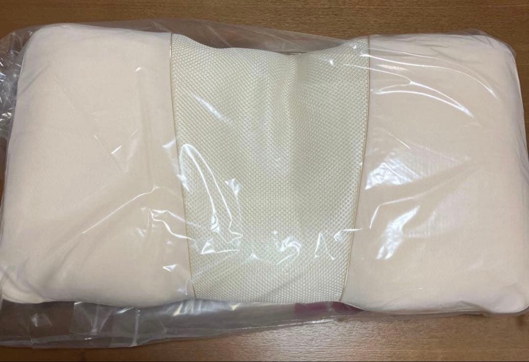 新品未開封　シャルレ　ウエルネスピロー　RWO33 アイボリー
