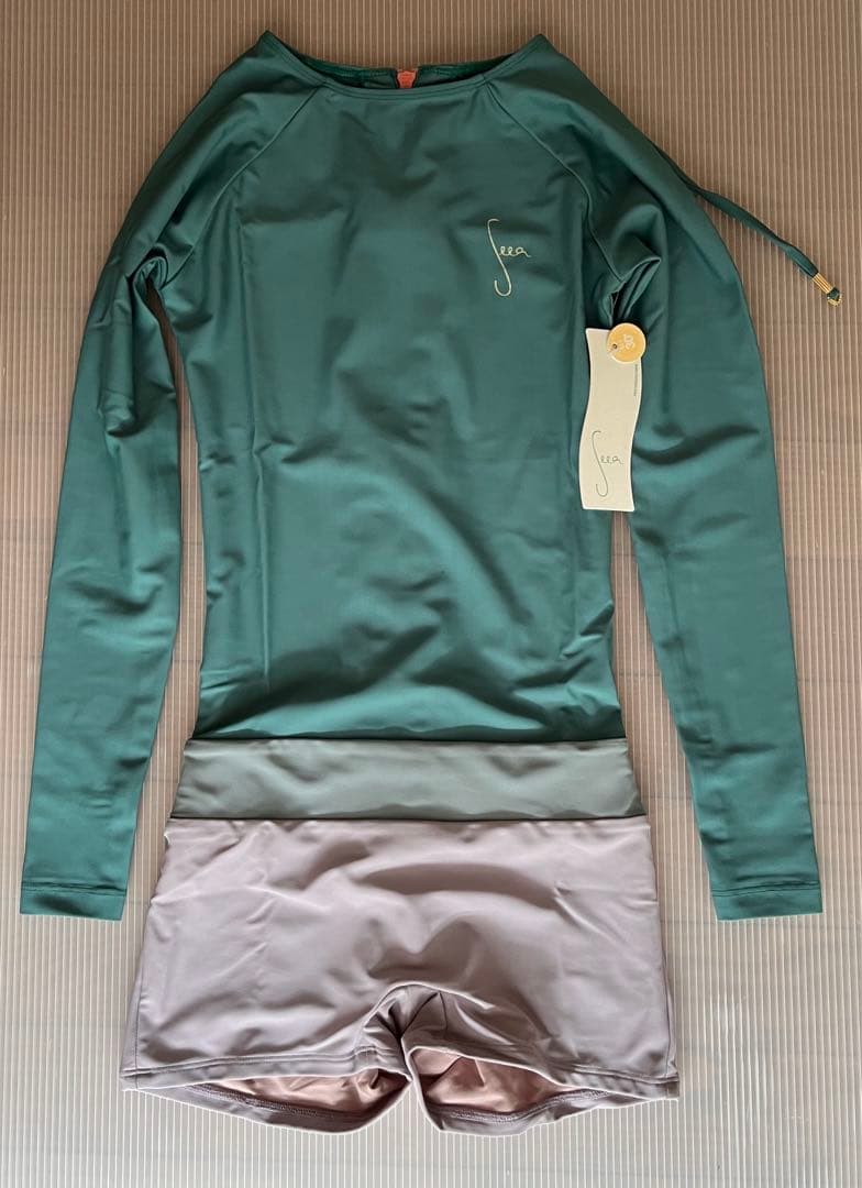 【人気デザイン】Seea サーフスーツ　ワンピース　水着　新品未使用　値下げ中！