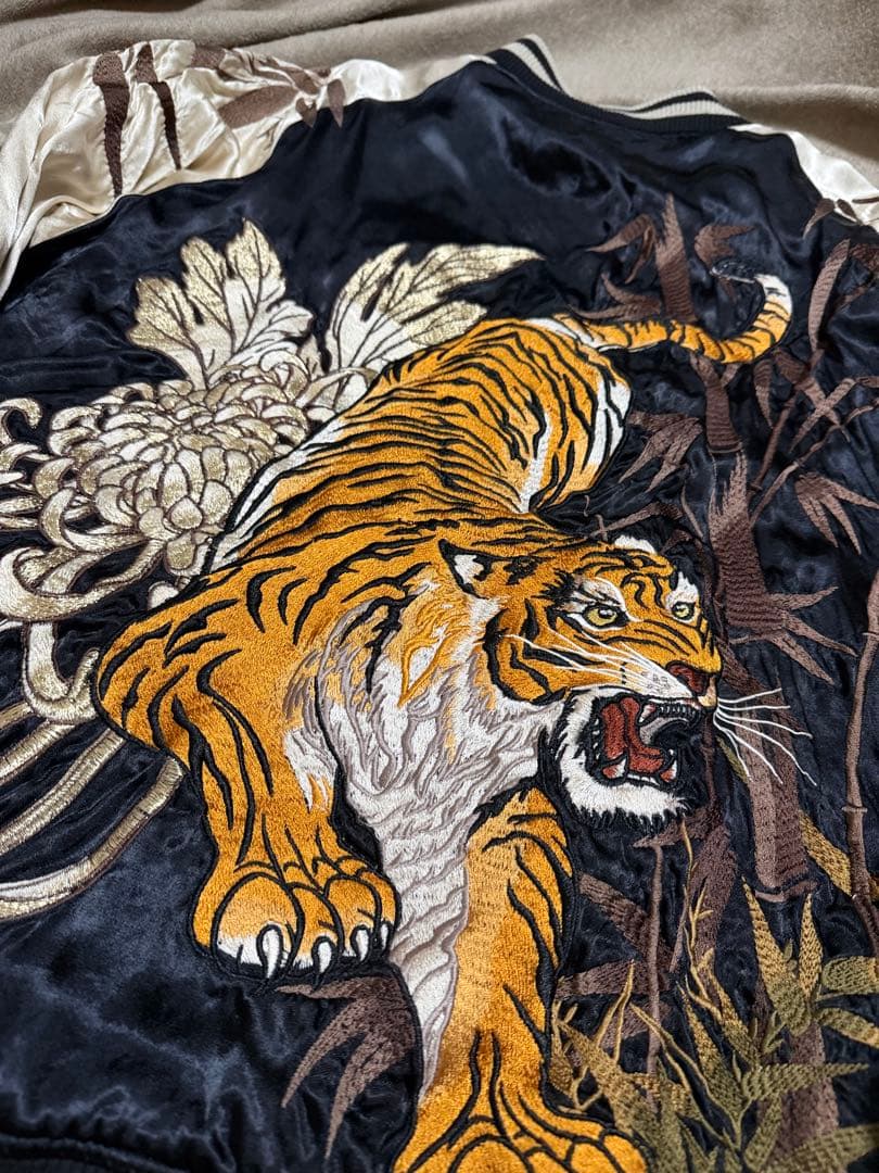 ２面用 絡繰魂 虎 花 日本限定 スカジャン vintage レーヨン