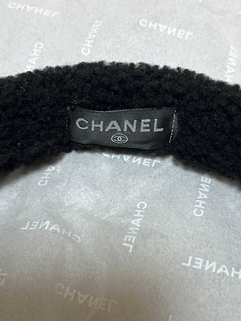 入手困難 ★ CHANEL イヤーマフ ロゴ入りモコモコ 耳あて
