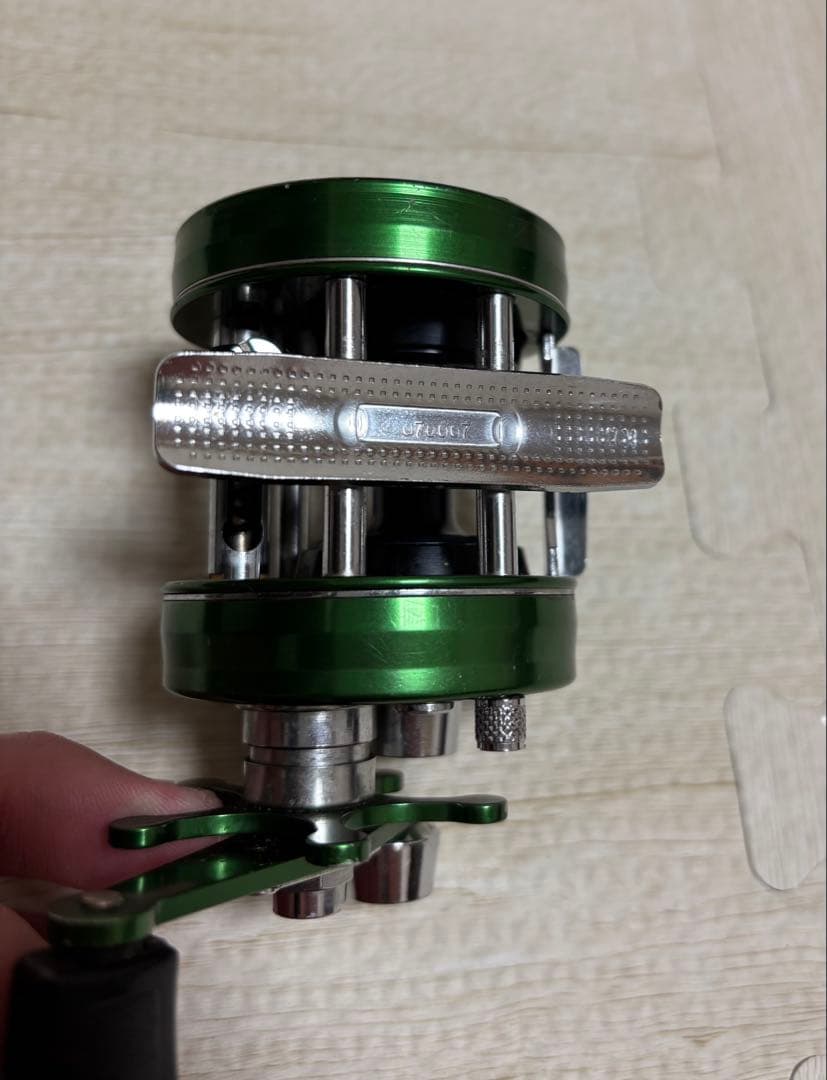 アブ アンバサダー2500C ノスタルジアグリーン