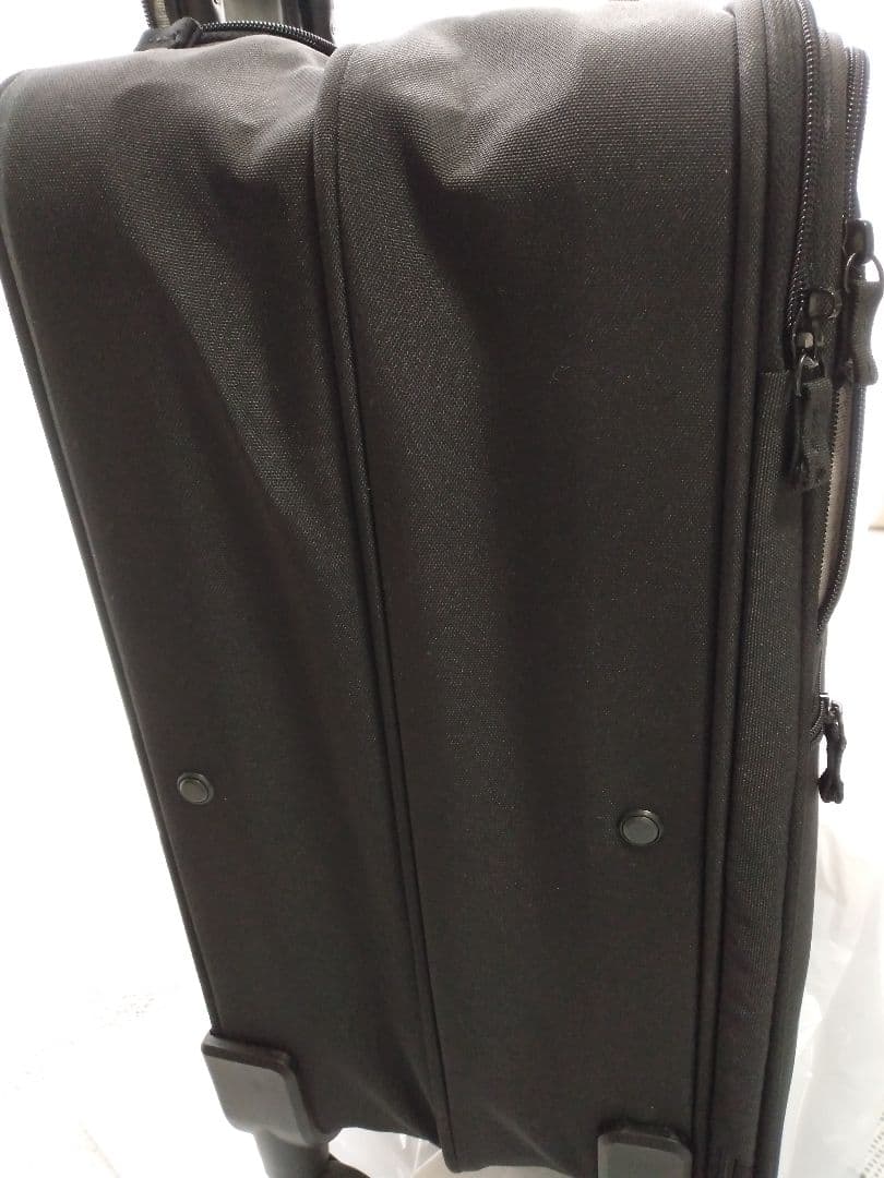 【廃盤品】無印良品　半分の厚みで収納できるソフトキャリーケース　S