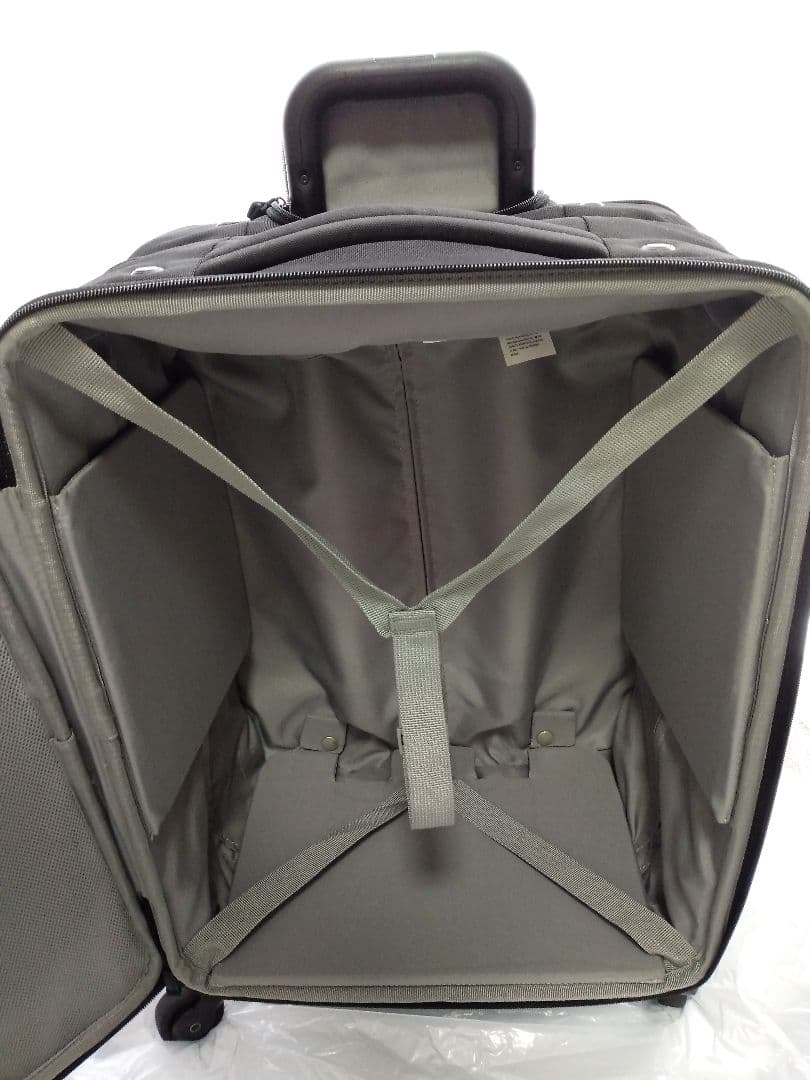 【廃盤品】無印良品　半分の厚みで収納できるソフトキャリーケース　S