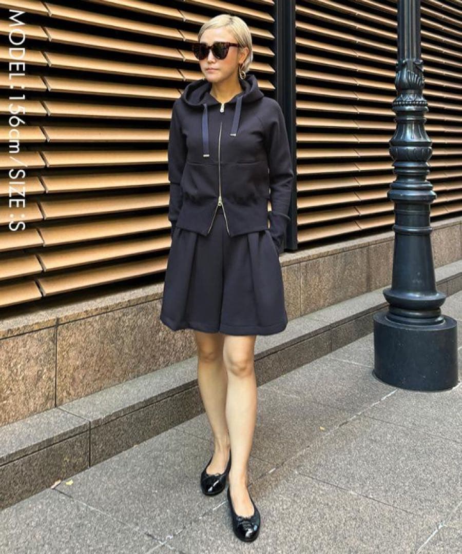 25SS 【未使用】黒完売品JENNE 日本製美ラインストレッチキュロット XL