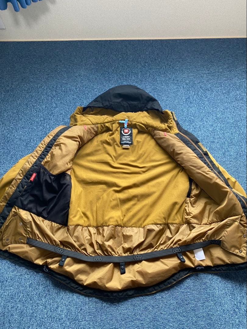 686 Infinty Insulatad 22-23 スノーボードウェア