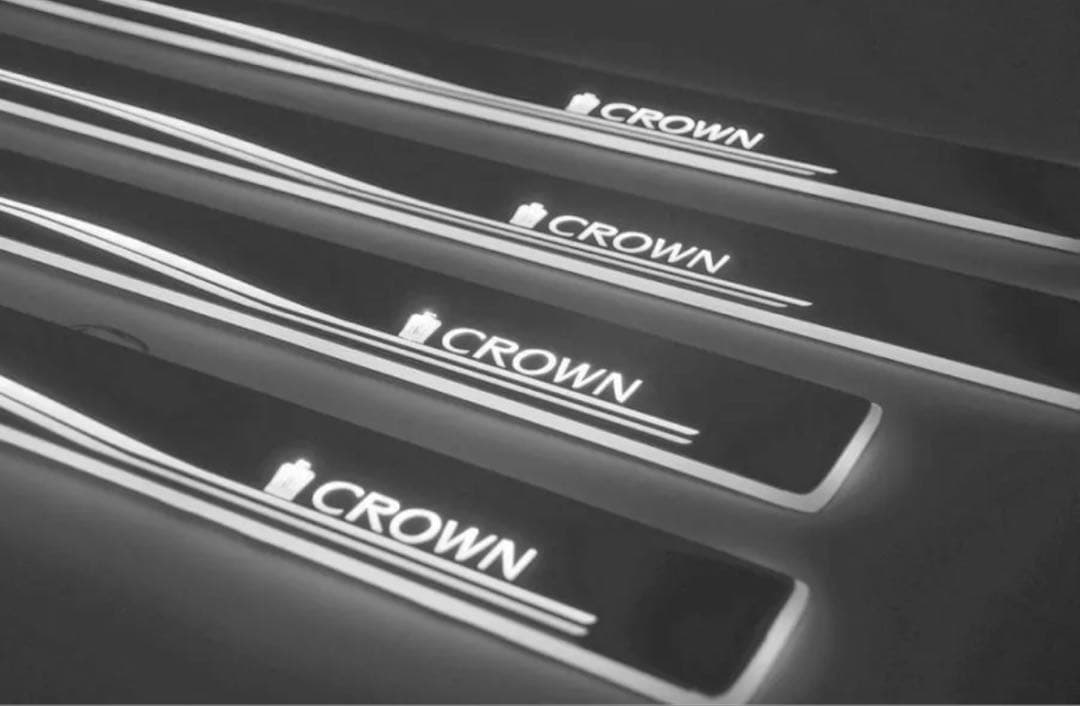 crown クラウン　LED流れるスカッフプレート