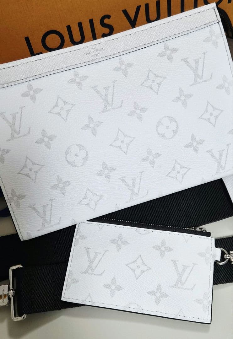 新品未使用★ルイヴィトン★ガストンウェアラブルウォレット
