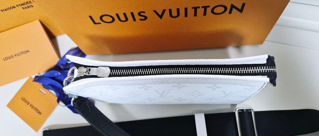 新品未使用★ルイヴィトン★ガストンウェアラブルウォレット