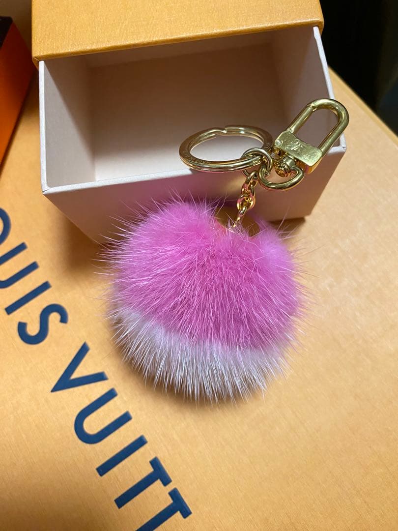 ルイヴィトン　ファーキーホルダー ピンク