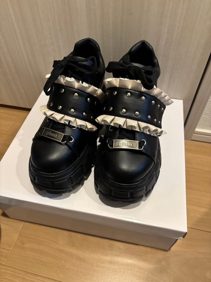 pium フリルベルトボリュームスニーカー ピンク Sサイズ