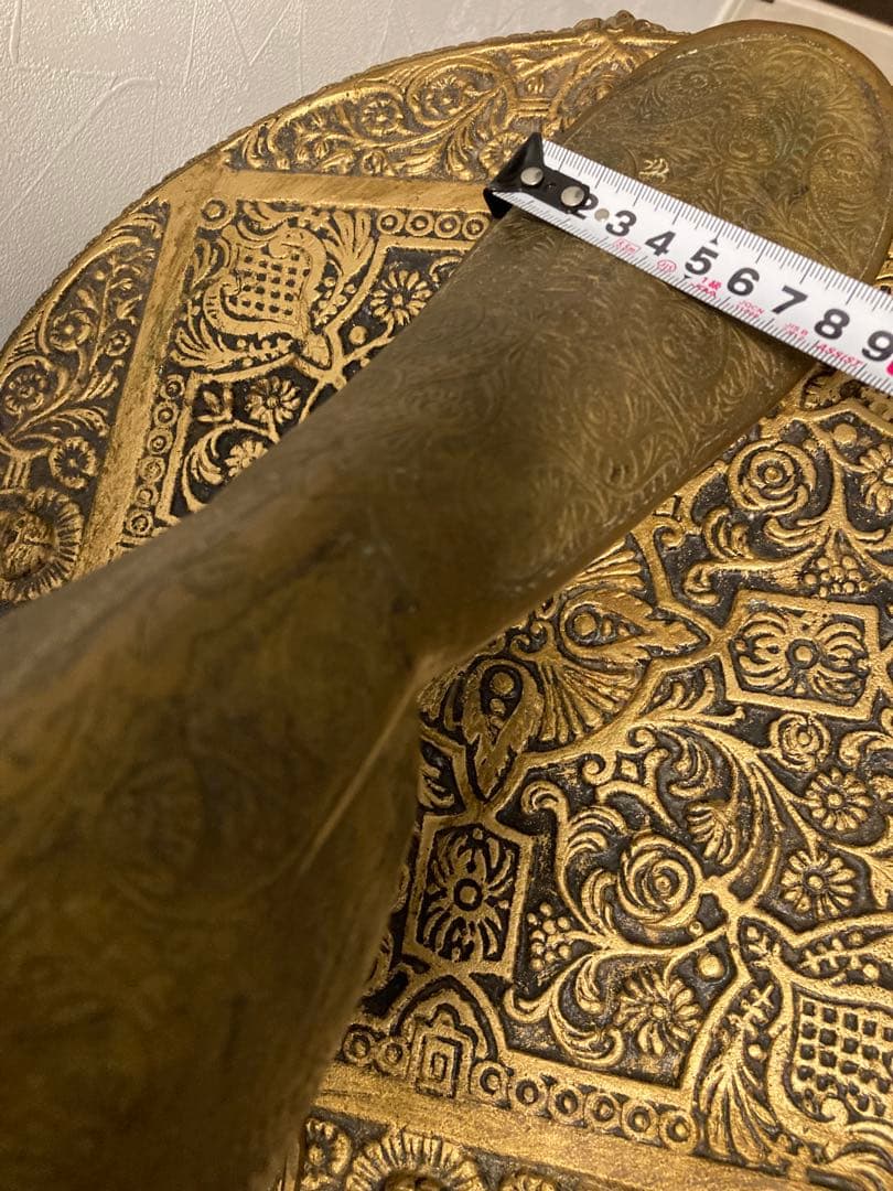 ブラス、真鍮製 孔雀の彫刻