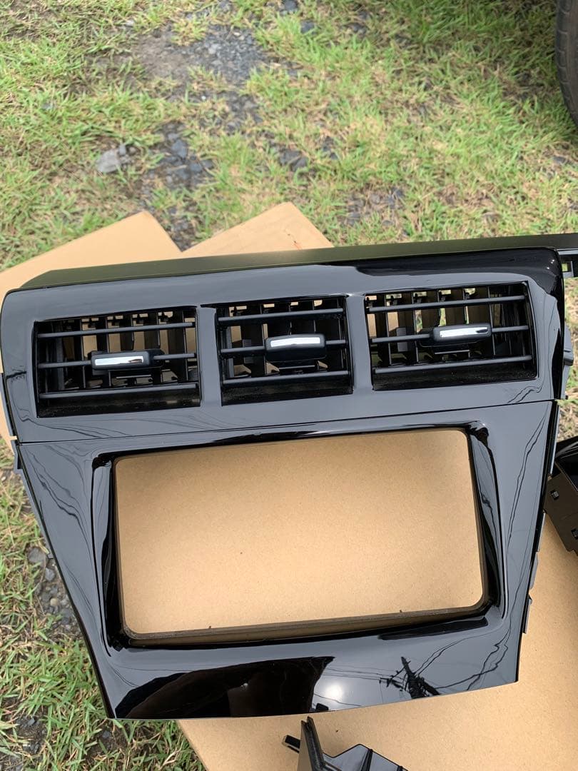 【a1a2a3a4a】プリウスα センターパネルセット 打ち替え