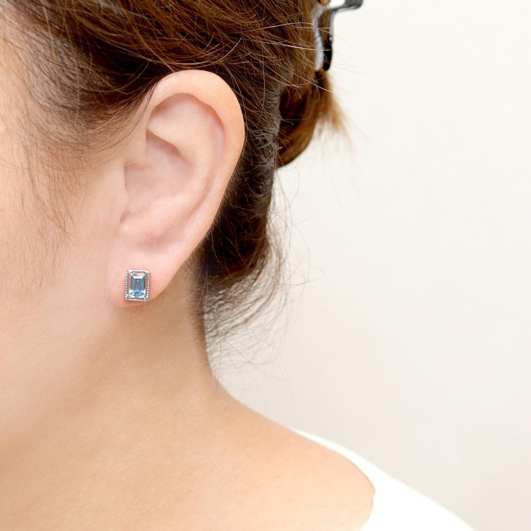 スクエアカットのブルートパーズがシャープなおしゃれピアスK10WG