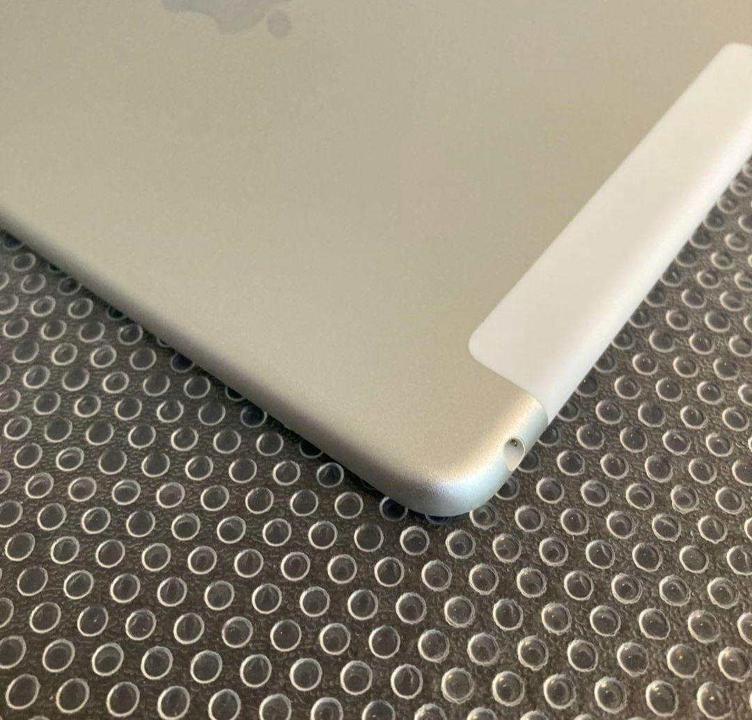 iPad mini 4 32GB SIMフリー 美品