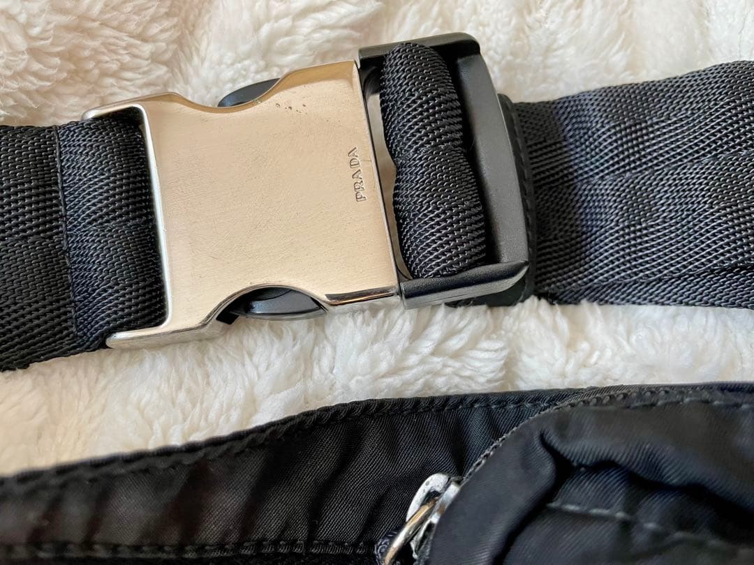 【美品】PRADAプラダ ボディバッグ ウエストポーチ 三角ロゴ ナイロン 黒