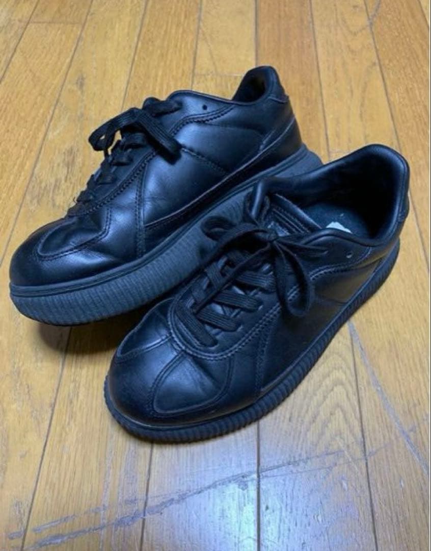 10時まで限定価格　オニツカタイガー　デレシティ　 オールブラック　スニーカー