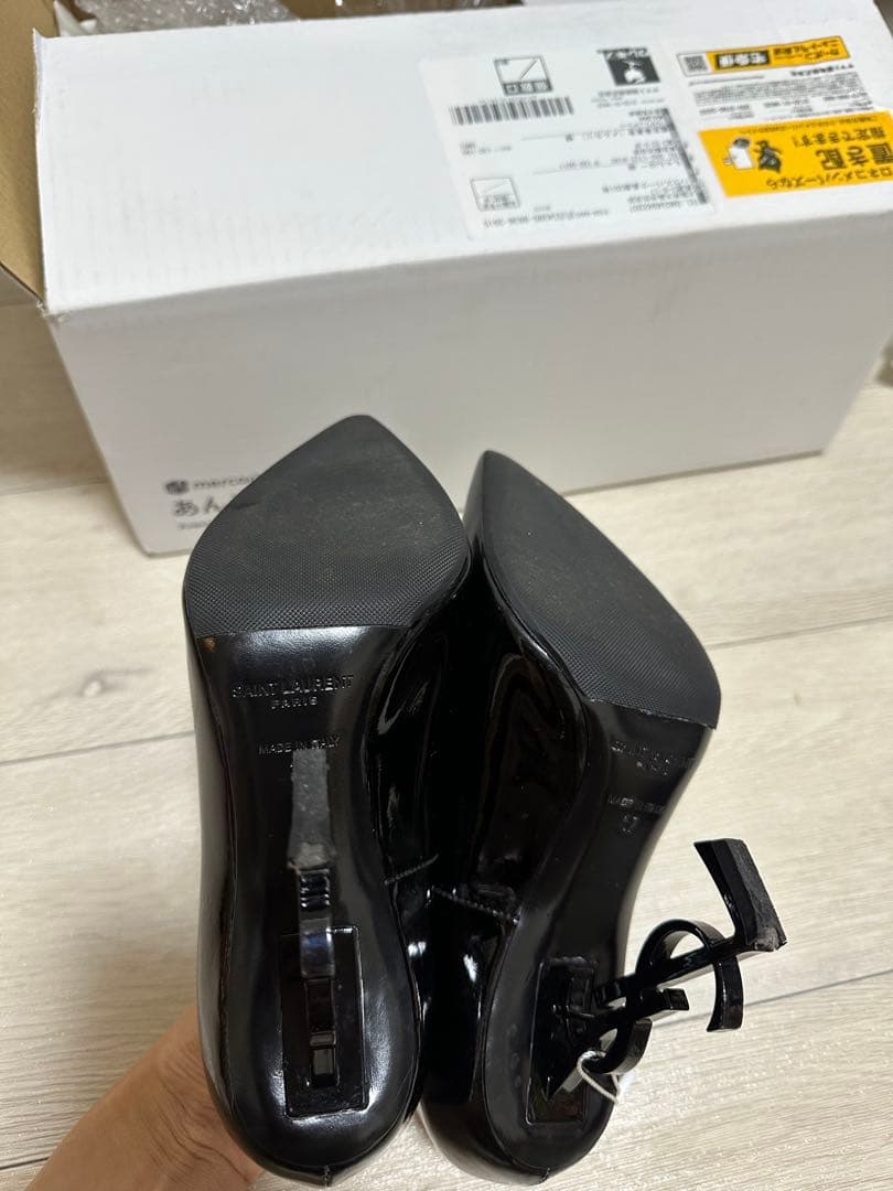 YSL ブラック ハイヒール ポインテッドトゥ