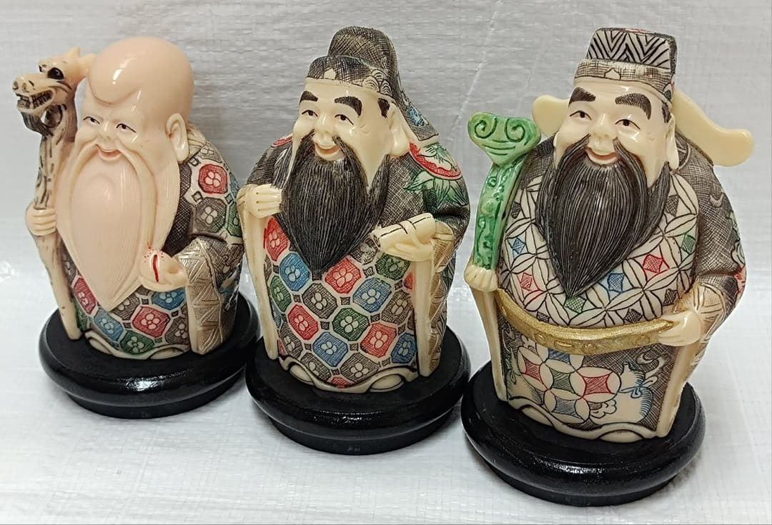 中国　三神福録寿　桃仙人　樹脂製細密技巧架台付置物・縁起物　三神セット