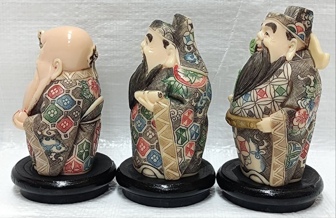 中国　三神福録寿　桃仙人　樹脂製細密技巧架台付置物・縁起物　三神セット
