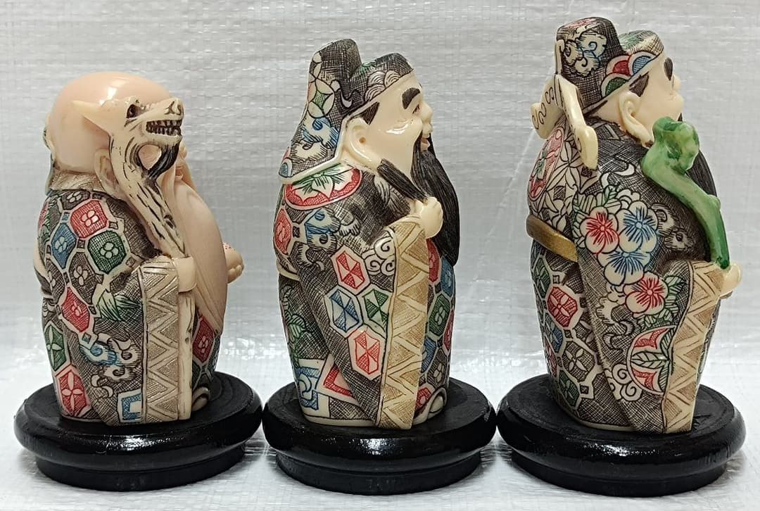 中国　三神福録寿　桃仙人　樹脂製細密技巧架台付置物・縁起物　三神セット