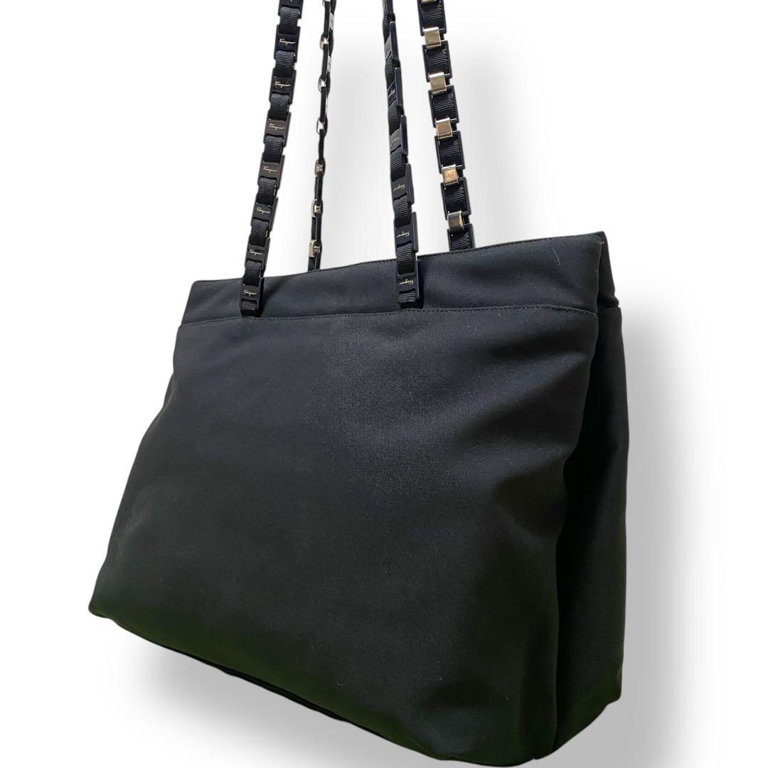 Salvatore Ferragamo サルヴァトーレフェラガモ　トートバッグ黒