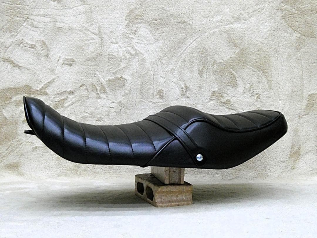 ゼファー400 前期・初期 黒皮 タックロール シート/C1-4