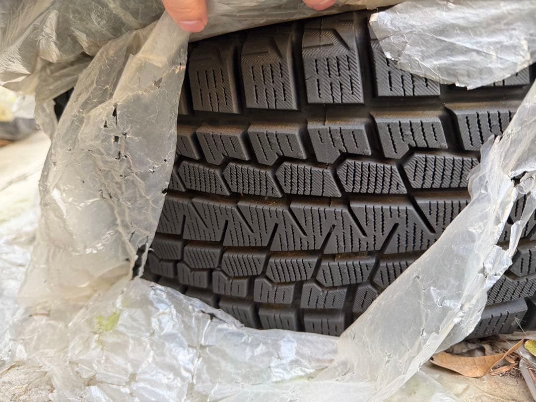 ヨコハマ スタッドレスタイヤ 17インチ　5穴