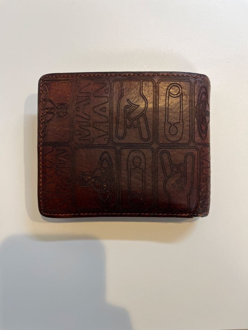Vivienne Westwood VWK672水牛本革　二つ折り財布　ビビアン
