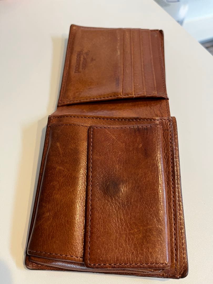 Vivienne Westwood VWK672水牛本革　二つ折り財布　ビビアン