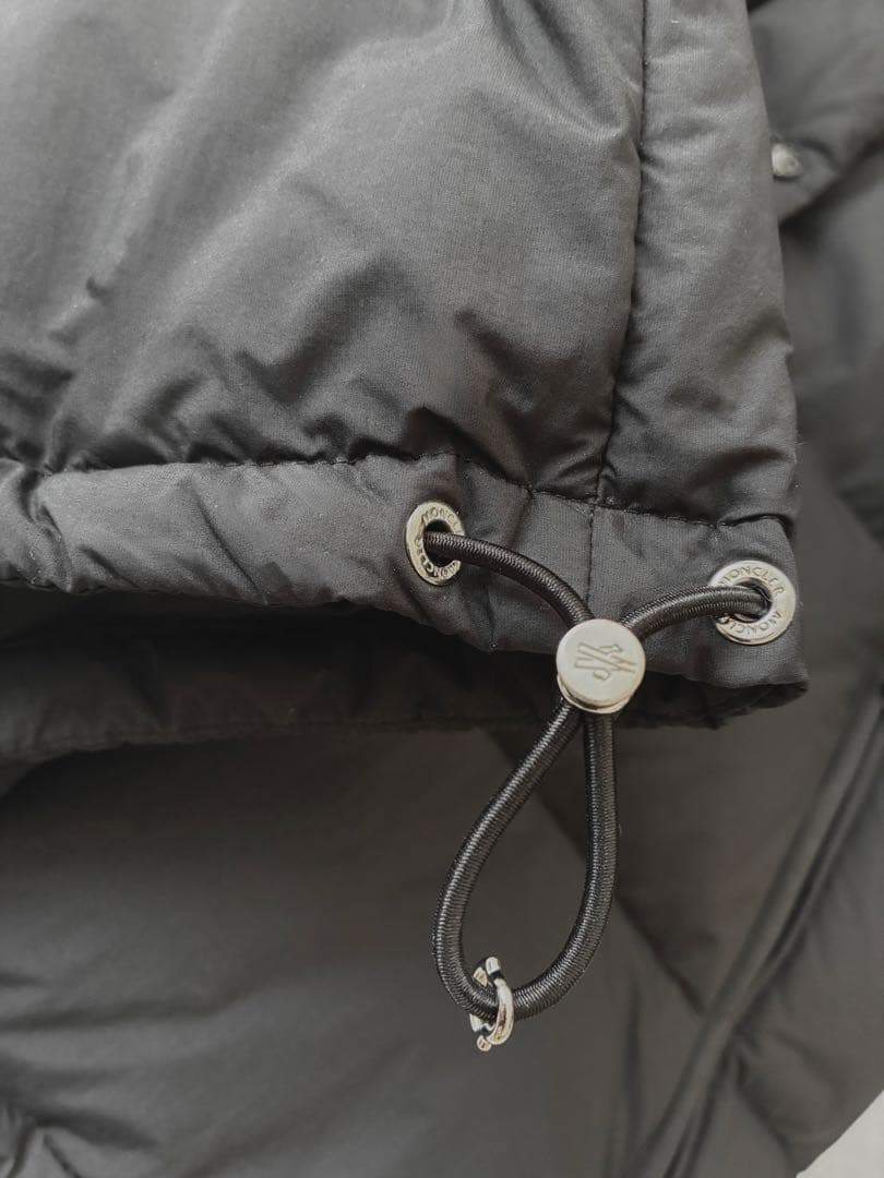 MONCLER モンクレール ショート丈ダウンジャケット 黒