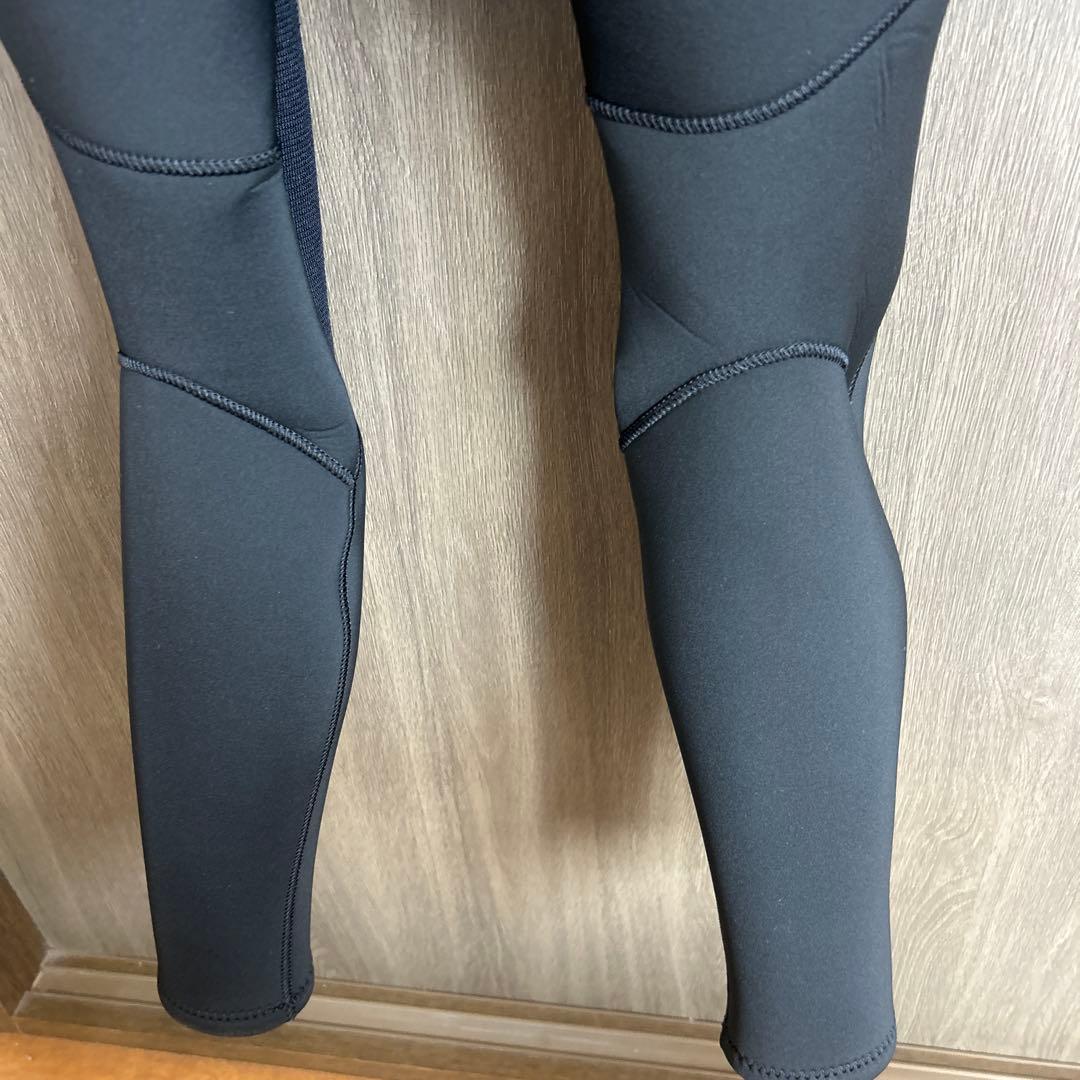 【新品未使用】オニール SUPERFREAK Z.E.N.フルスーツ 3/2mm