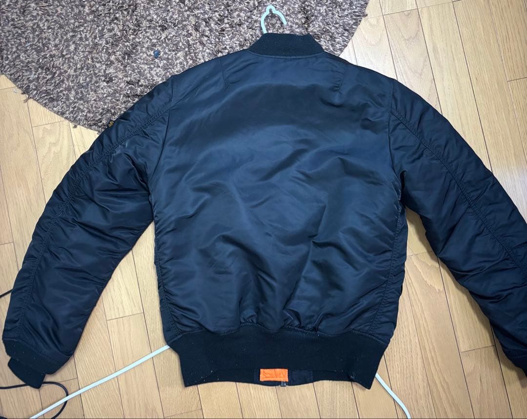 アルファインダストリーズma-1 swag fuckthisindustry