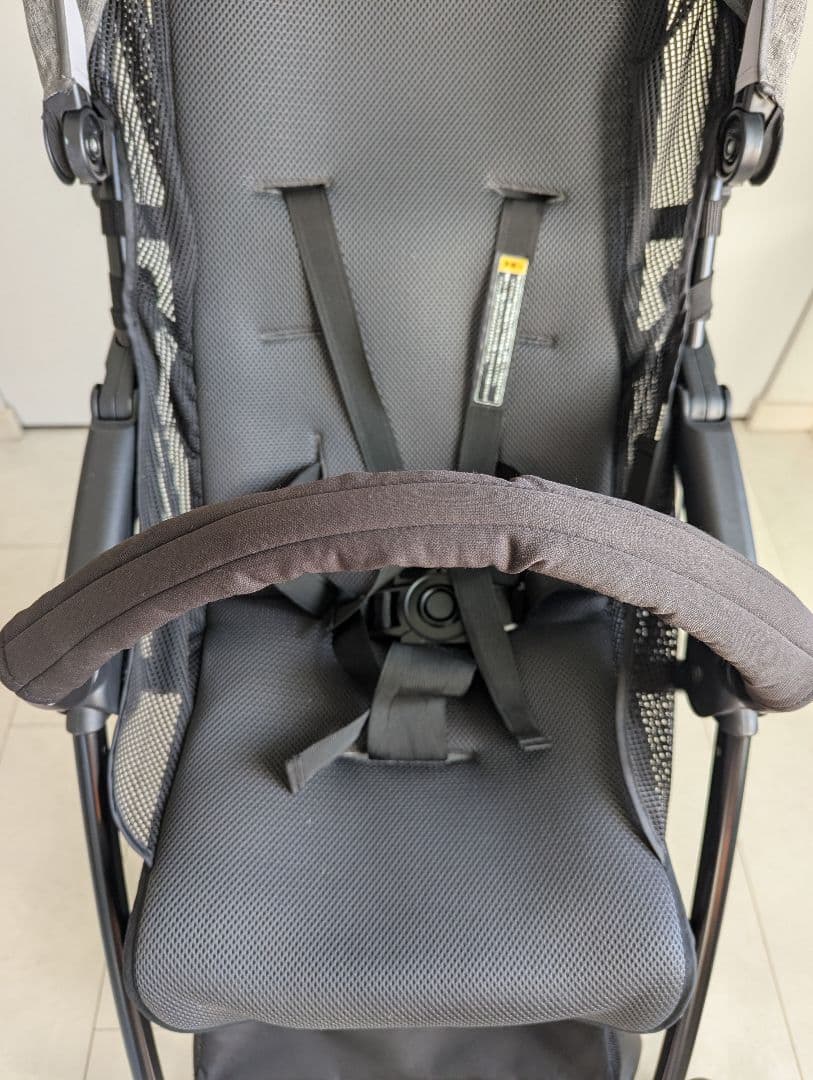 ✨超美品✨ Combi 軽量B型 Acbee plus AN エクリュグレー