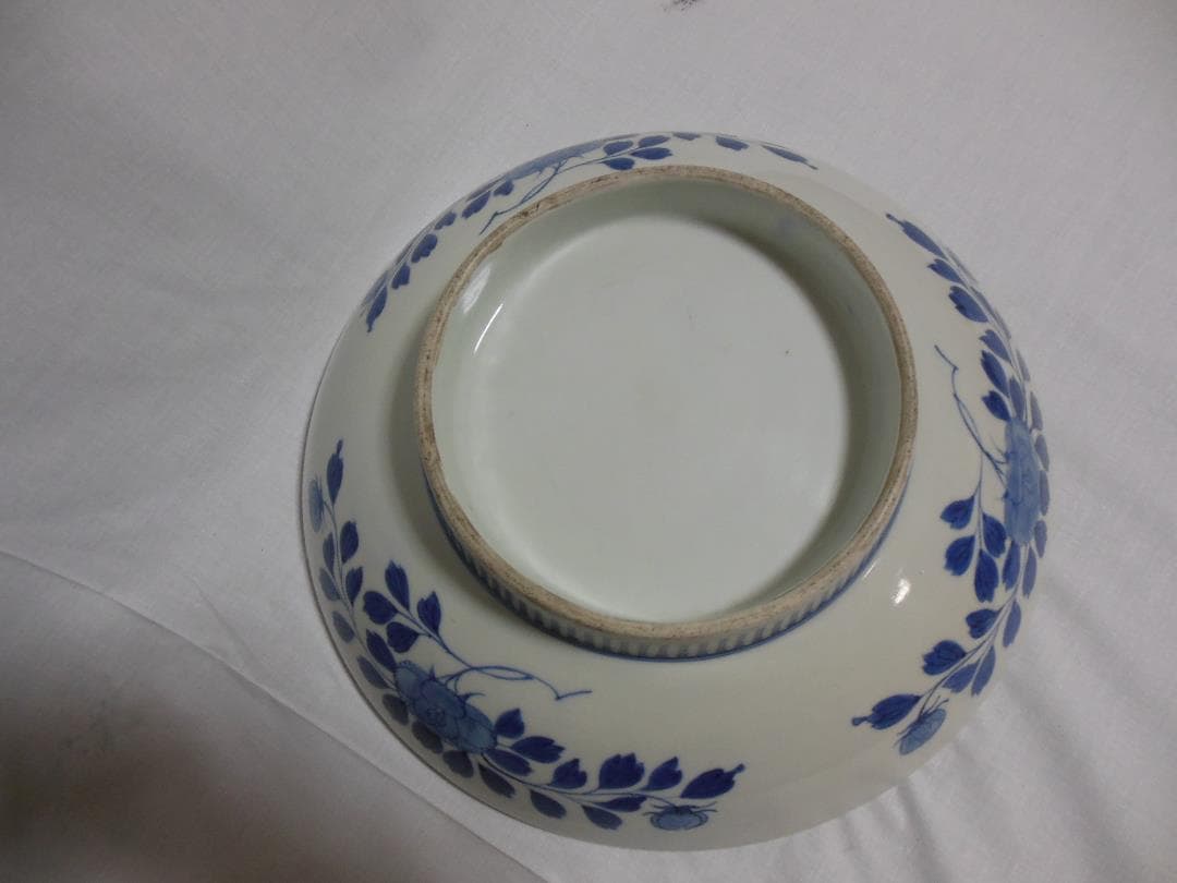 鍋島焼　染付牡丹文大皿（江戸後期）