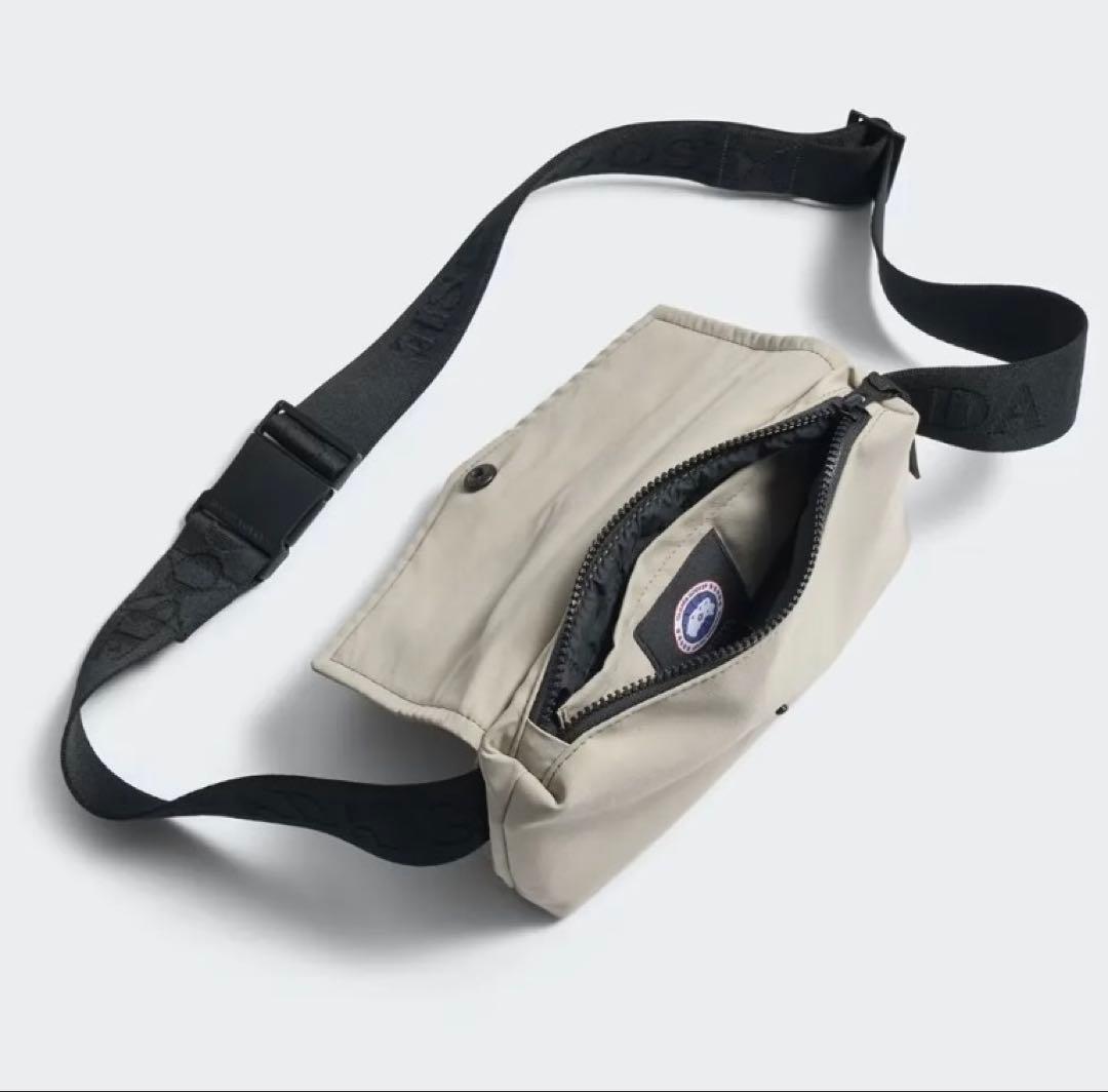 美品　カナダグース　ショルダーバッグ　ウエストポーチ　ボディーバッグ　ベージュ系