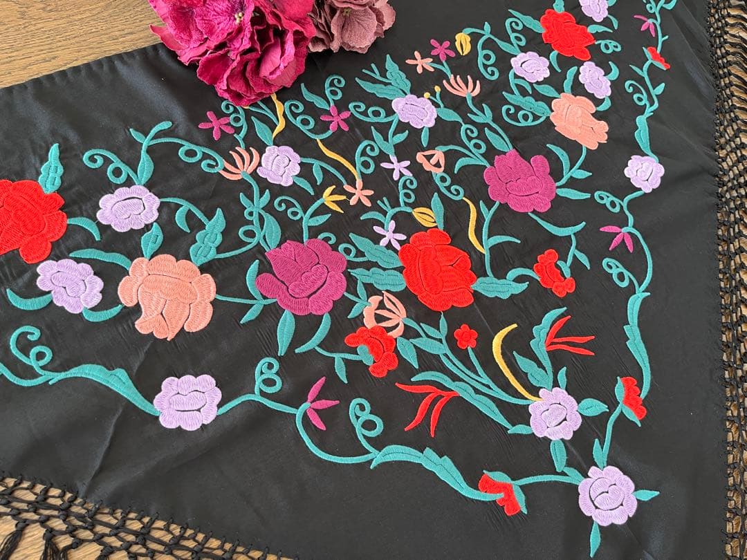 フラメンコ　刺繍シージョ ブラックxマルチカラー花柄刺繍　ブラックフレコ